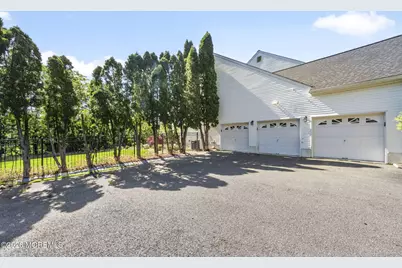 14 Heathrow Court, Marlboro Township, NJ 07746 - Photo 5