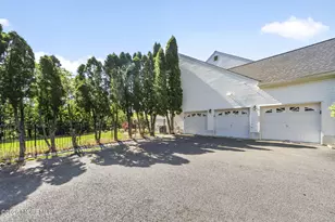 14 Heathrow Ct, Marlboro Township, NJ 07746 - Photo 5