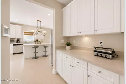 14 Heathrow Court, Marlboro Township, NJ 07746 - Photo 17