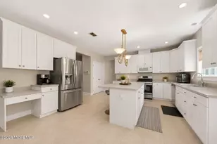 14 Heathrow Ct, Marlboro Township, NJ 07746 - Photo 11