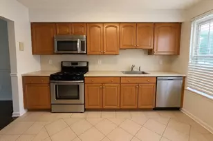 7 Stuart Dr, Freehold, NJ 07728 - Photo 9