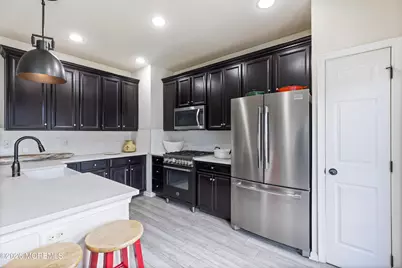 123 Beacon Lane, Eatontown, NJ 07724 - Photo 7