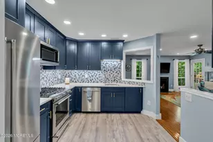 364 Mayfair Pl, Morganville, NJ 07751 - Photo 9