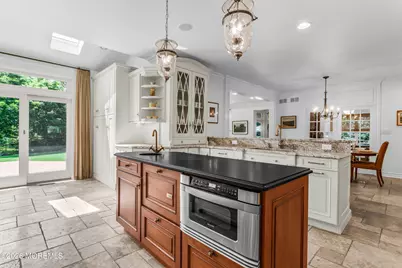 2 Falcon Ridge Circle, Holmdel, NJ 07733 - Photo 9