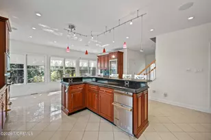 201 Jerry Ct, Manalapan Township, NJ 07726 - Photo 9