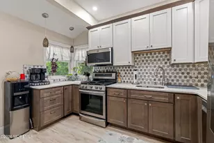 251 Arlington Dr, Fords, NJ 08863 - Photo 13