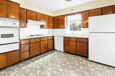 706 Hillside Avenue, Pine Beach, NJ 08741 - Photo 9