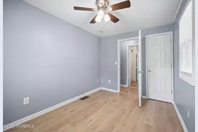 804 Nutswamp Road #Front, Red Bank, NJ 07701 - Photo 23