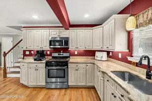 43 Nevada Dr, Hazlet Township, NJ 07730 - Photo 7