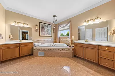 87 E Parsonage Way, Manalapan Township, NJ 07726 - Photo 15