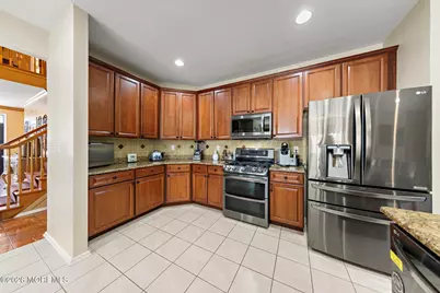 87 E Parsonage Way, Manalapan Township, NJ 07726 - Photo 9