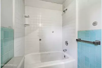 190 Parkview Terrace N, Middletown, NJ 07738 - Photo 9