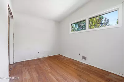 190 Parkview Terrace N, Middletown, NJ 07738 - Photo 11