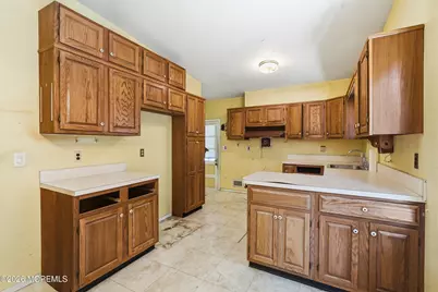 190 Parkview Terrace N, Middletown, NJ 07738 - Photo 7