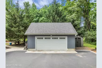 840 Nutswamp Road, Red Bank, NJ 07701 - Photo 45