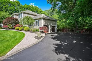 10 Burke Dr, Farmingdale, NJ 07727 - Photo 5