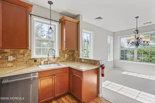 327 Mill Pond Wy, Eatontown, NJ 07724 - Photo 9