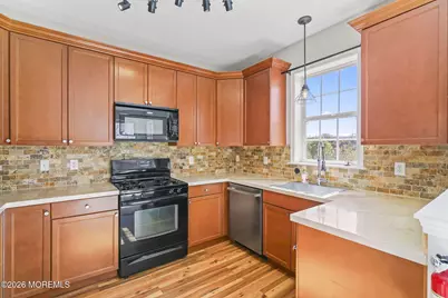 327 Mill Pond Way, Eatontown, NJ 07724 - Photo 7