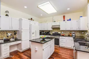 411 Perry St, Morganville, NJ 07751 - Photo 13