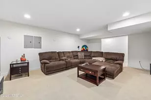 15 Livingston Ct, Marlboro Township, NJ 07746 - Photo 43
