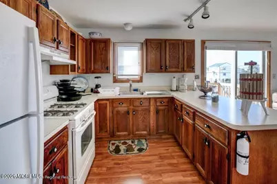 2210 Central Avenue #Upstairs, Ship Bottom, NJ 08008 - Photo 7