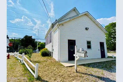 827 N Main Street, Lanoka Harbor, NJ 08734 - Photo 9