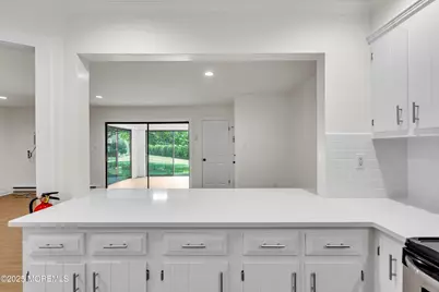 34 Lexington Court, Red Bank, NJ 07701 - Photo 7