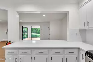 34 Lexington Ct, Red Bank, NJ 07701 - Photo 7
