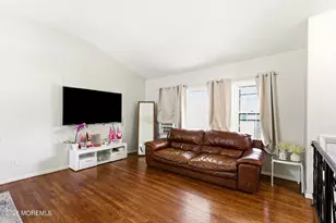 37 Raymond Ave, Toms River Township, NJ 08755 - Photo 5