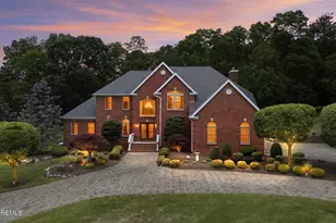 10 Castlehill Dr, Marlboro Township, NJ 07746 - Photo 3