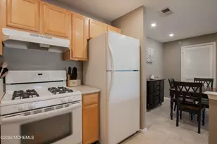 414 Wedgewood Cir, Belford, NJ 07718 - Photo 9