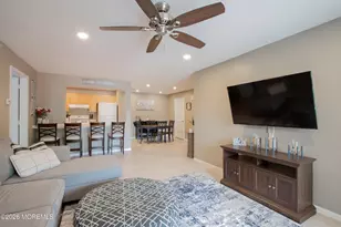 414 Wedgewood Cir, Belford, NJ 07718 - Photo 13