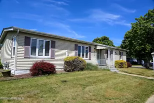 615 Jerome Pl, Freehold, NJ 07728 - Photo 7