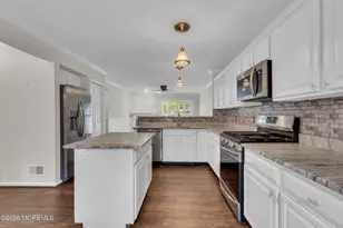 11 S Manor Ct, Wall Township, NJ 07719 - Photo 15