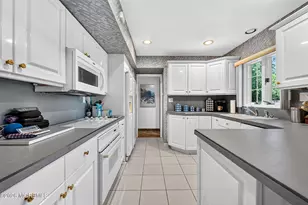 29 Ormont Ln, Aberdeen Township, NJ 07747 - Photo 7
