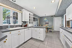 29 Ormont Ln, Aberdeen Township, NJ 07747 - Photo 5