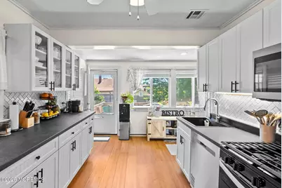 89 Washington Avenue, Highlands, NJ 07732 - Photo 21