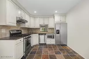 802 Brokaw Ct, Bridgewater, NJ 08807 - Photo 11