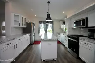 100 Woody Rd, Freehold, NJ 07728 - Photo 15