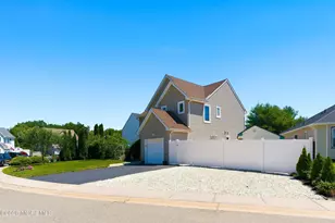 19 W Dolphin Circle W, Bayville, NJ 08721 - Photo 3