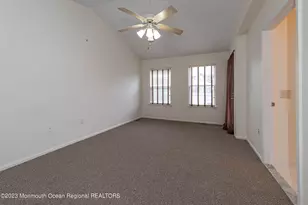 28 Picket Pl, Freehold, NJ 07728 - Photo 21