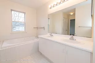 28 Picket Pl, Freehold, NJ 07728 - Photo 23