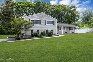 375 Oak Hill Rd, Red Bank, NJ 07701 - Photo 9