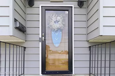 16 E Pleasant Avenue, Sewaren, NJ 07077 - Photo 3