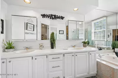 6 Bray Hollow Court, Freehold, NJ 07728 - Photo 25