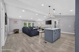 11 Short Oaks Ct, Manalapan Township, NJ 07726 - Photo 7