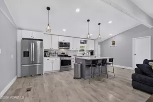 11 Short Oaks Ct, Manalapan Township, NJ 07726 - Photo 3