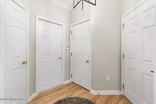 38 Smock Ct, Manalapan Township, NJ 07726 - Photo 5