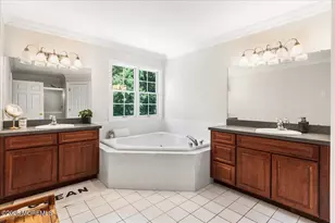 38 Smock Ct, Manalapan Township, NJ 07726 - Photo 21
