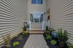 38 Smock Ct, Manalapan Township, NJ 07726 - Photo 3